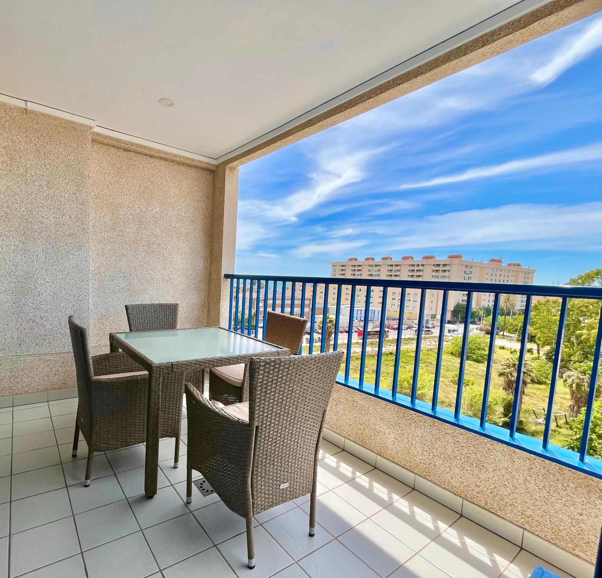 Blue Apartment+oceanview+private Parking Apartament *